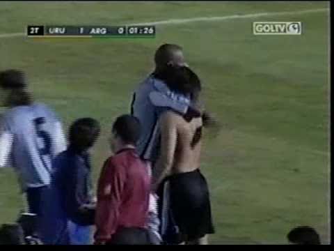 Recoba goal vs Argentina (12/10/2005)