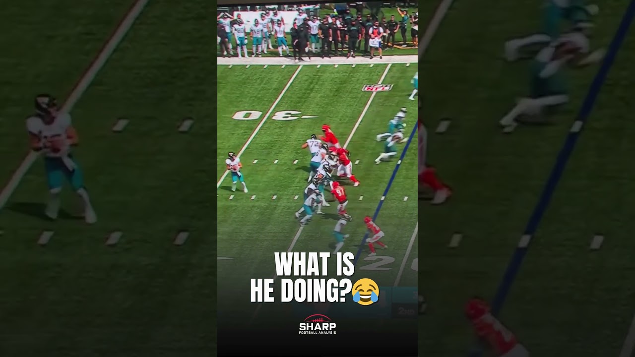 Trevor Lawrence doesn’t care about the line of scrimmage! 😂