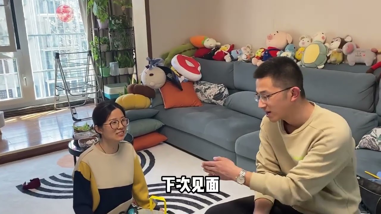 小婉花三百多给妹妹买榴莲，好吃根本停不下来，这嫂子当的真不错 