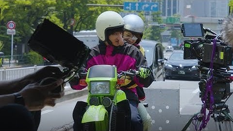 ”鼻男”永山瑛太＆川栄李奈、バイク二人乗りシーンが微笑ましい！　短編映画『半透明なふたり』メイキング映像公開