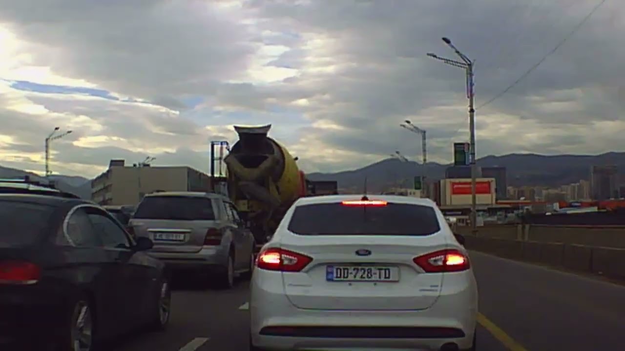 სეირნობა (თან საქმეზე) თბილისში: სანაპირო, დიღომი, გლდანი, გურამიშვილის გამზირი. თებერვალი 2026