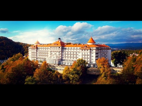 וִידֵאוֹ: המודרניזם הצ'כוסלובקי: המלון התרמי בקרלובי וארי