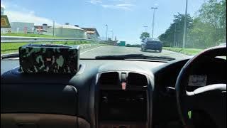 Story wa nyetir mobil di siang hari sambil dengerin lagu barat