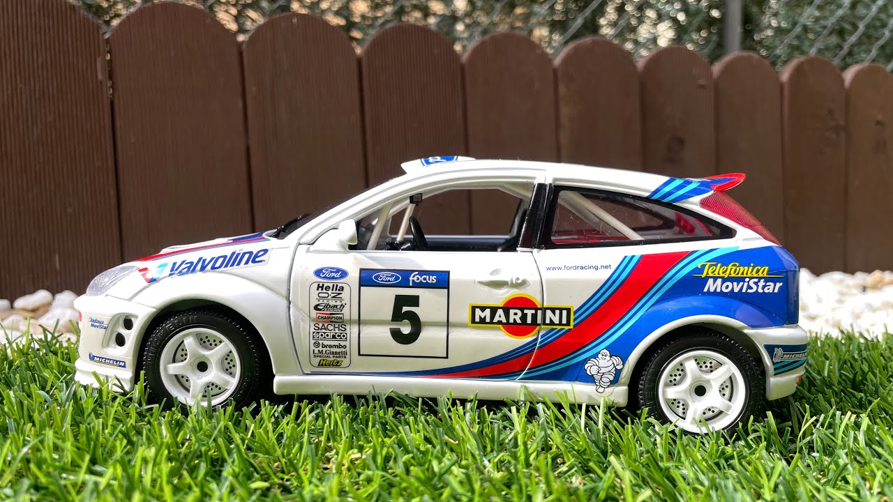 1/18 FORD FOCUS WRC BURAGO - YouTube