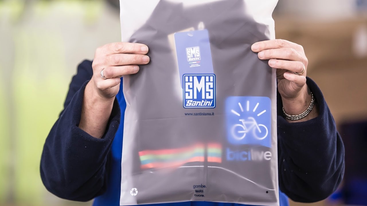 Santini Custom: come nasce l'abbigliamento ciclismo personalizzato per  BiciLive.it - YouTube