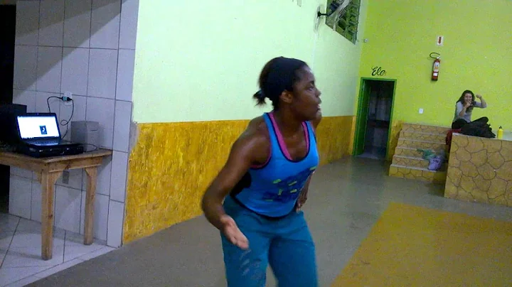 AULA DE ZUMBA Berenice Quitrio de Souza