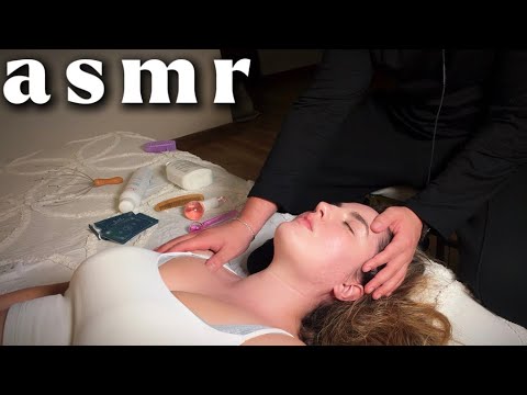 ASMR MASAJE RELAJANTE A @AleASMR (se duerme)