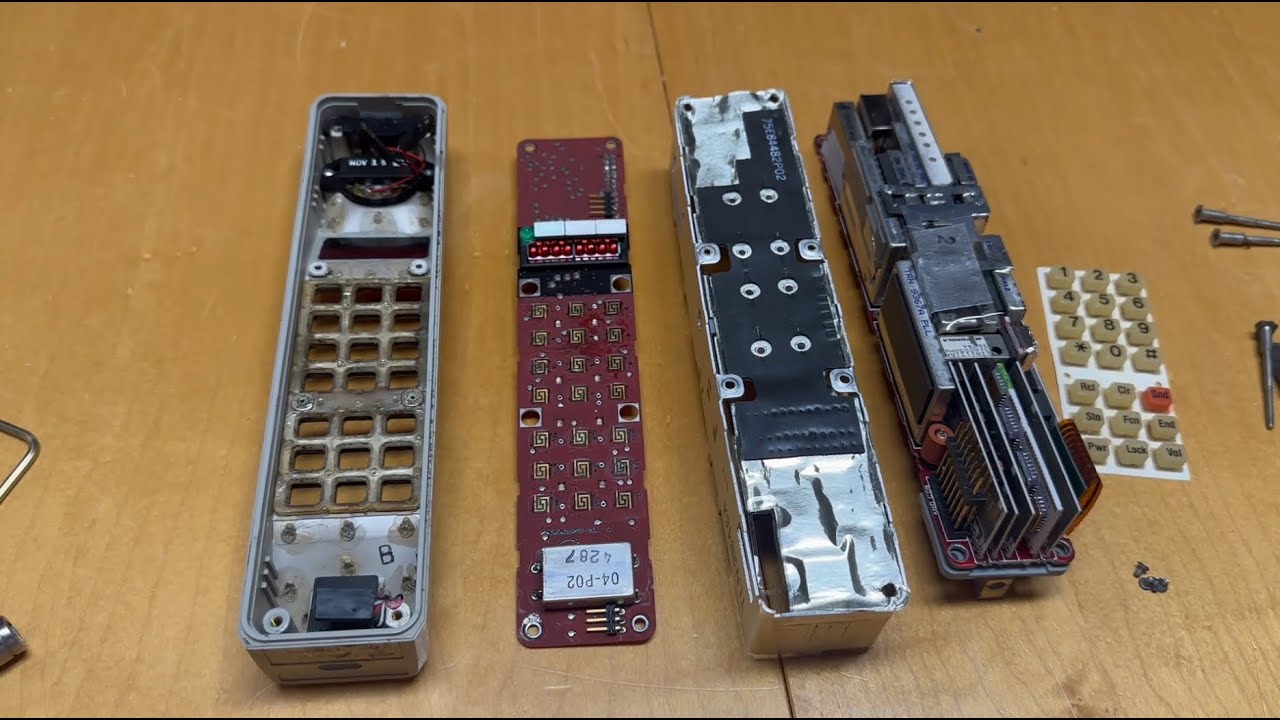 Motorola DynaTAC 8000x teardown dissasembly reassembly - YouTube