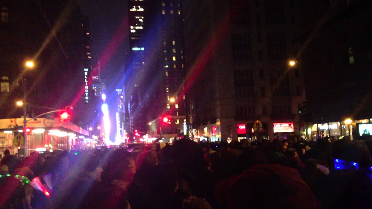 new years eve at NYC - YouTube