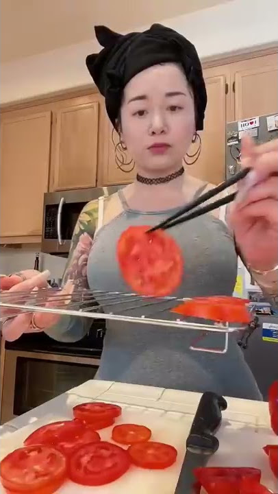 OCHO MIL TOMATES
