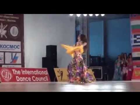 Узбекская песня Танец живота в цветно желтом Сурнай Лазги