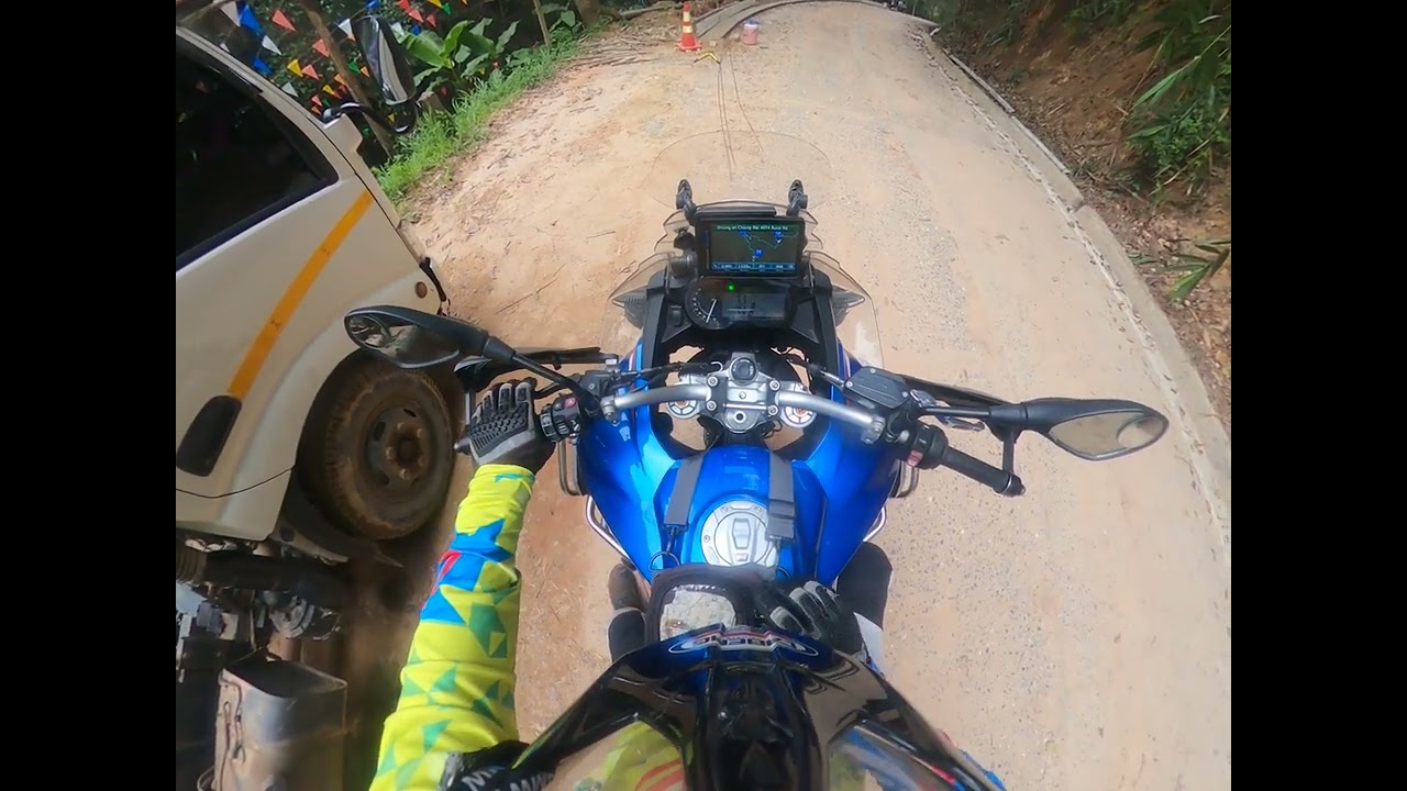 Kew Fin 1600 meters altitude Thailand northern jungle BMW Mae Kampong