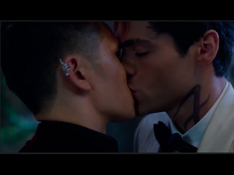 Magnus and Alec's Kiss Full Scene HD (Shadowhunters) [1x12]
