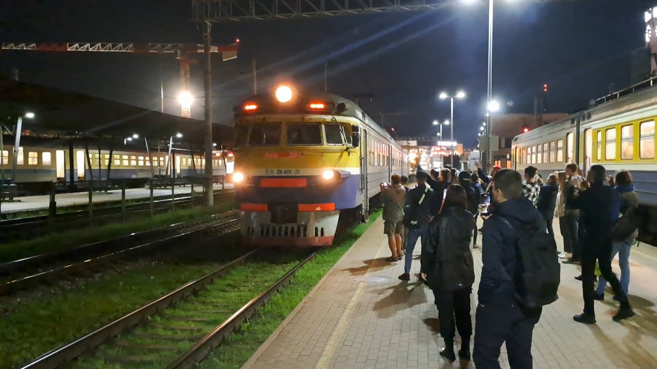 [PV] ER2M-605 Departing for the last time (Rīga) - YouTube