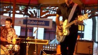 Download lagu Hillbilly Moon Explosion - Enola Gay