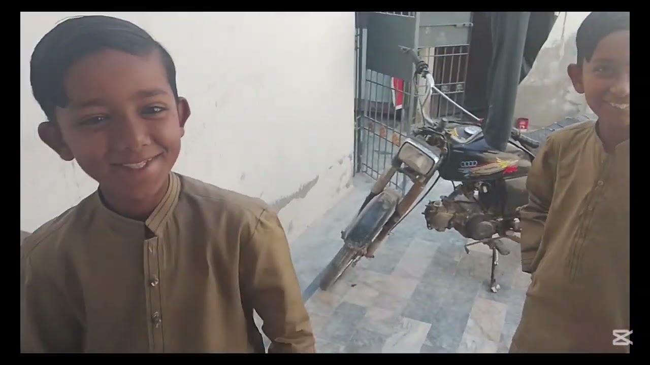 MY First Vlog Mirpurkhas Gaye😁😉 