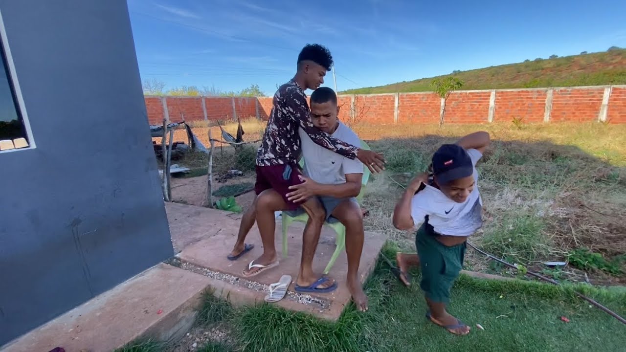 VALENDO DINHEIRO NA BRINCADEIRA DO PREGADOR