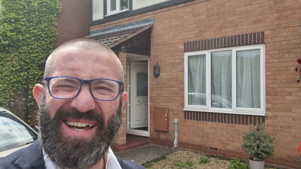 Property for Sale in Nuneaton - Berkeley Close, Weavers Green, Nuneaton with Hawkins Estate Agents