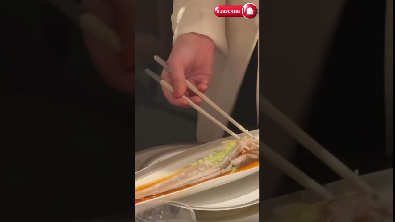Why Chinese Restaurants Are So Weird
