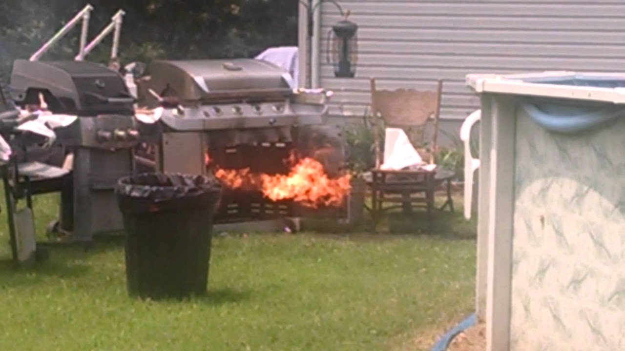 do propane grills use charcoal