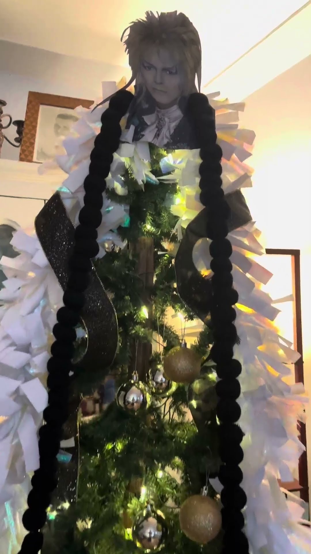 The Goblin King Themed Christmas Tree || ViralHog