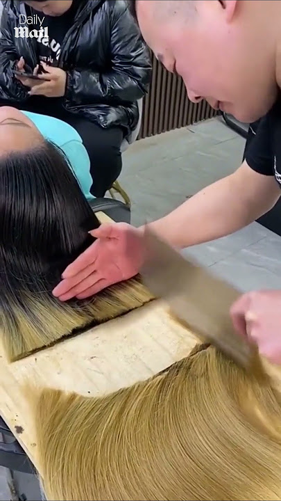 Hairdresser literally chops off hair with kitchen knife