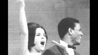 Elis Regina E Jair Rodrigues - Pout Pourri - Dois Na Bossa, 1965 (com letra) chords