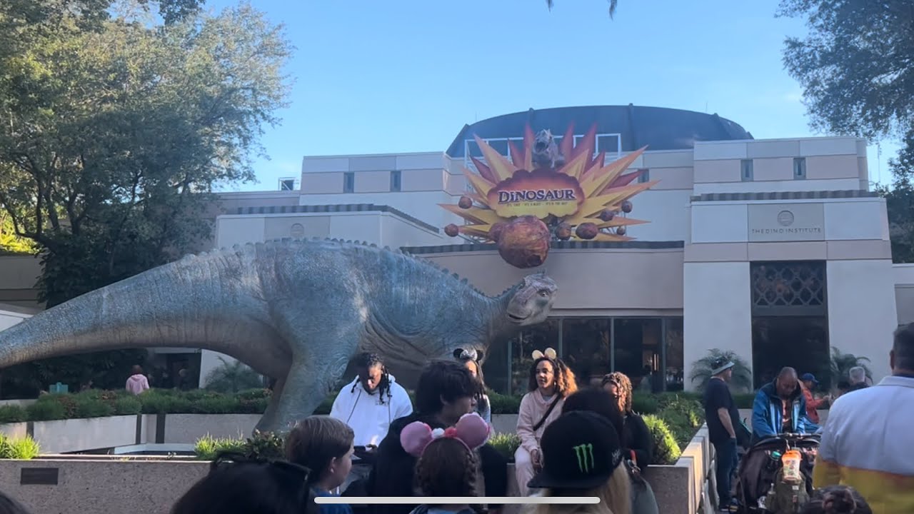 Dinosaur Ride at Disney's Animal Kingdom - FULL Ride and Queue in 4K ...