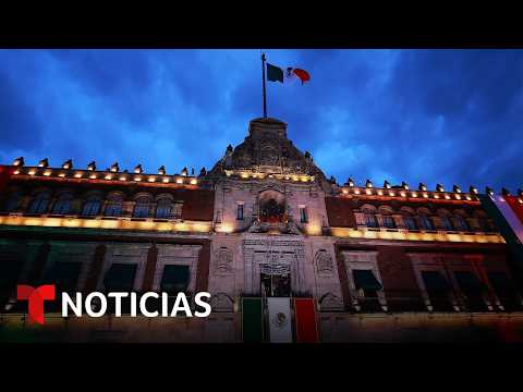 Miles de personas se reúnen para el Grito de Independencia en México | Noticias Telemundo