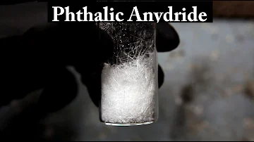 What is the functional group of phthalic anhydride?