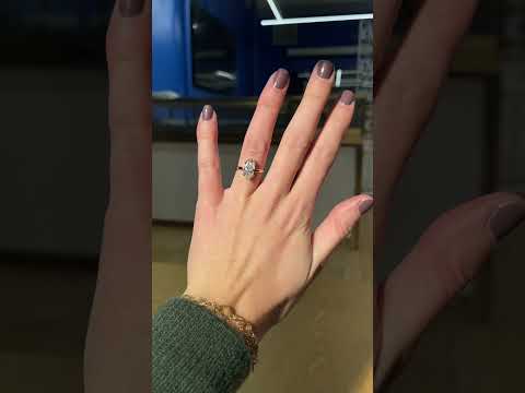 Send this to someone who needs a little *hint hint hint* I mean *ho ho ho* #engagementring #proposal