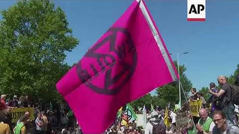 Climate protesters block highway in The Hague