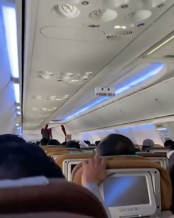 Detik-detik Turbulensi Hebat Pesawat, Suasana Kabin Mencekam Takbir dan Tangis Bersahutan