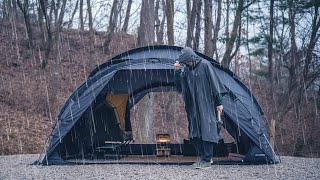 Camping in heavy rain / Camping in rain filled with the sound of spring rain