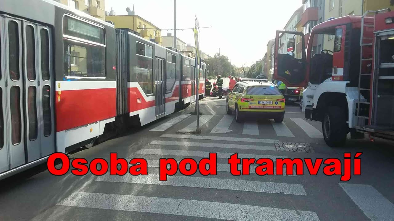 Osoba pod tramvají
