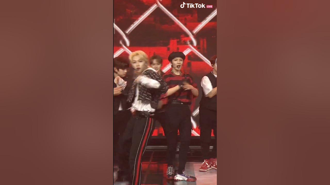 Stray kids boom. Stray kids back door. back door stray kids countdown.