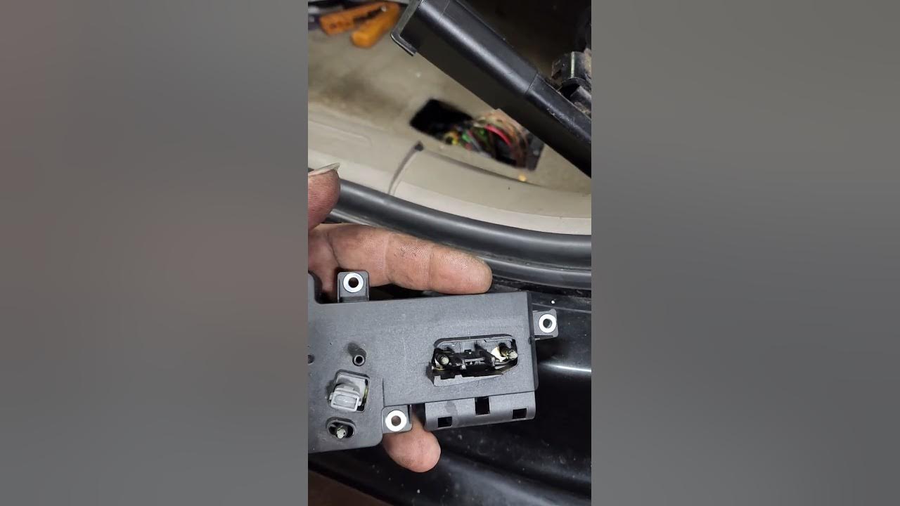 Audi a4 driver seat not working, how to move the seat and fix the