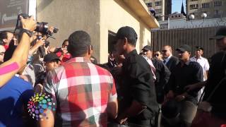 دوت مصر | اشتباكات بين زوجه توفيق عكاشه ومؤيدينه امام القسم وتدخل الشرطة