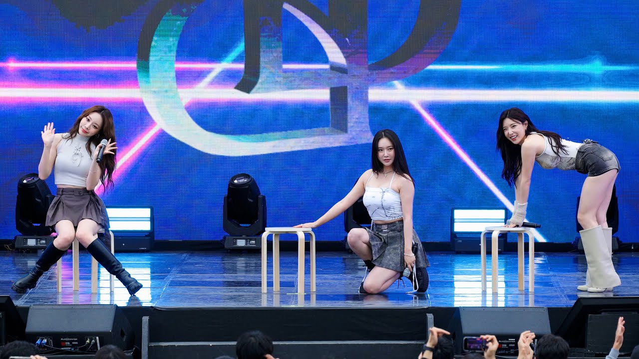 241006 브브걸 BBGirls '운전만해 + LEMONADE + Rollin + 치맛바람' 4K 60P 직캠 @KFN 위문열차 by DaftTaengk