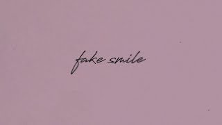 Ariana Grande - fake smile (Lyric Video)