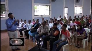 Pastor Norlan Mendoza, después de visitar Tierra Santa,comparando los tiempos.