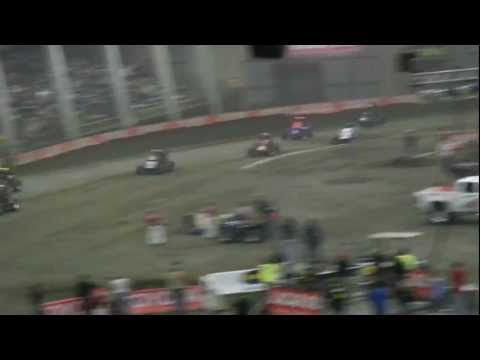 2012 Chili Bowl - Wednesday A-Main (Closing Laps) ...