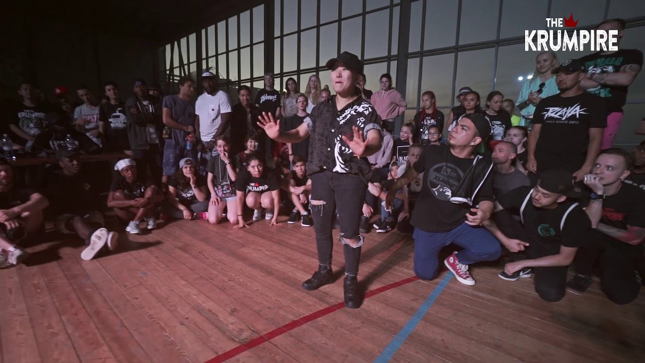 FREAK vs VEXA | 1/8 Beginners | THE KRUMPIRE 2018 танцы на тнт 5 сезон