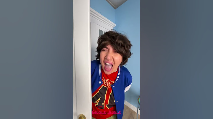 😎 لقد تفوقت على أخي المتنمر وسرقت حلوى القطن الخاصة به! 🤫🍭