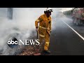 On the front lines of fires in Australia as thousands flee l ABC News