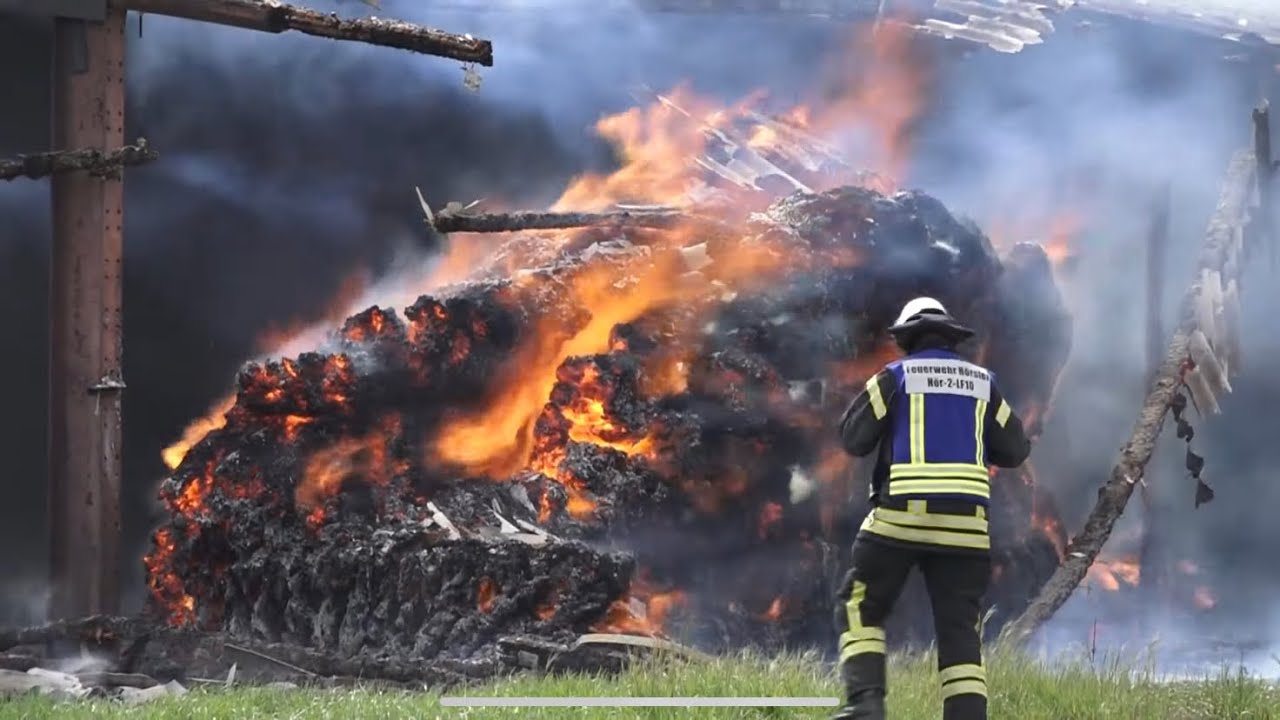 [RINDERSTALL IN VOLLBRAND] 2000 m2 Stall mit Stroh brennt in Hörstel Riesenbeck nieder | Großeinsatz