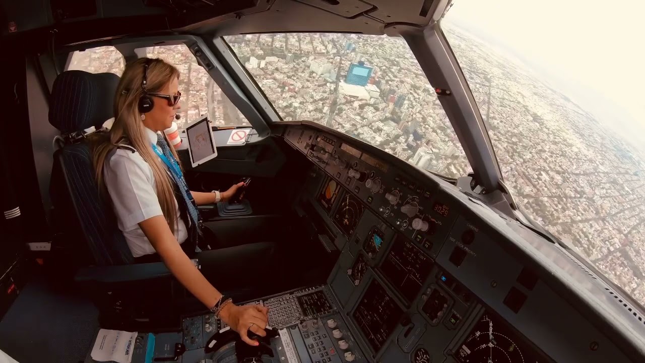 Beautiful Female Pilot Take Off And Landing Her Boeing B737-800 | Cockpit View | GoPro