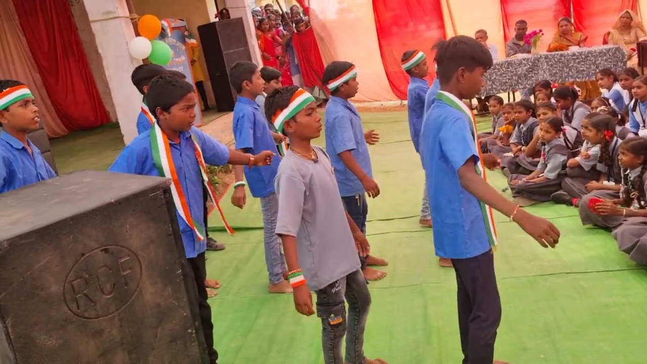 Sandeshe aate hai border 2 dance by Government middle school Gainji students 