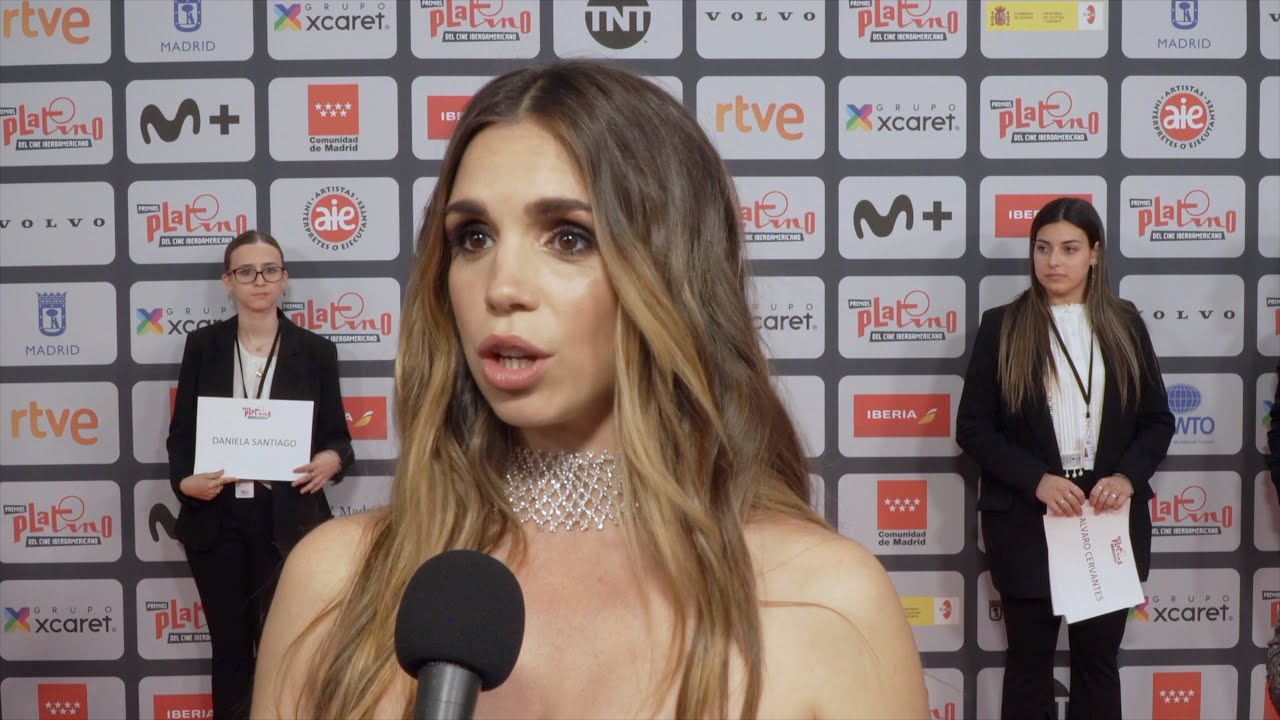 Elena Furiase Interview "Platino Awards 2022" Red Carpet - Entrevista
