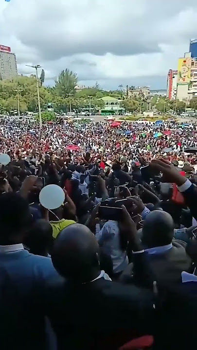 Fãs Cantam músicas de Azagaia durante o cortejo fúnebre em Moçambique #azagaia #rapmoz #raplusofono